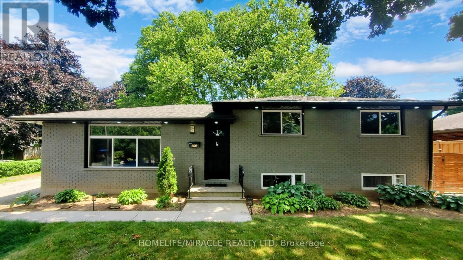 374 Book Road, Grimsby, ON