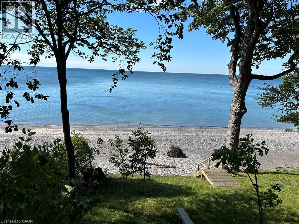 23 Upper Mohawk Point, Lowbanks, ON