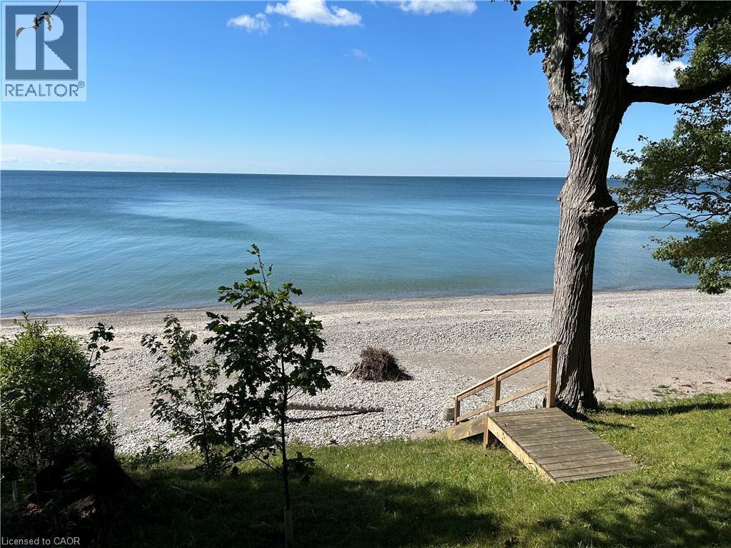 23 Upper Mohawk Point, Lowbanks, ON
