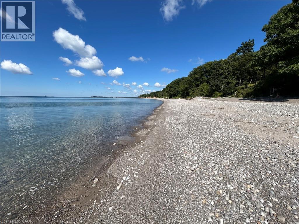 23 Upper Mohawk Point, Lowbanks, ON