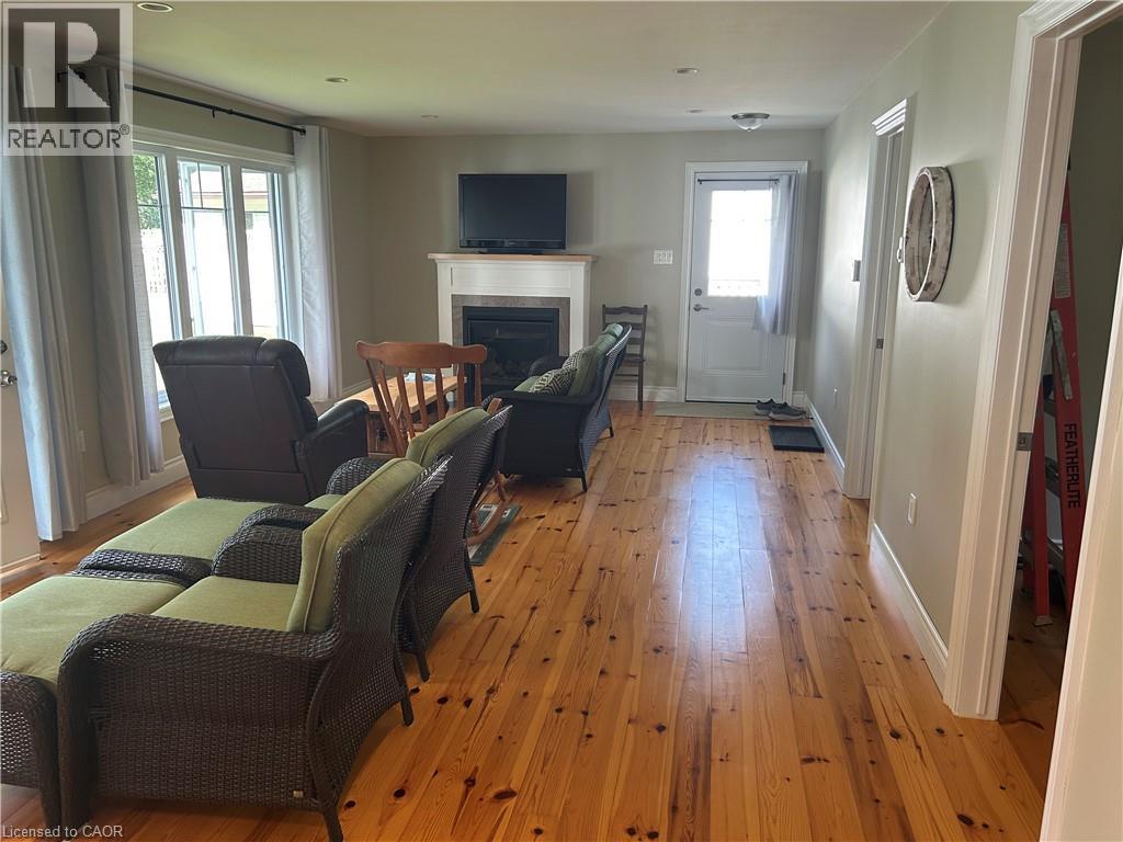 23 Upper Mohawk Point, Lowbanks, ON