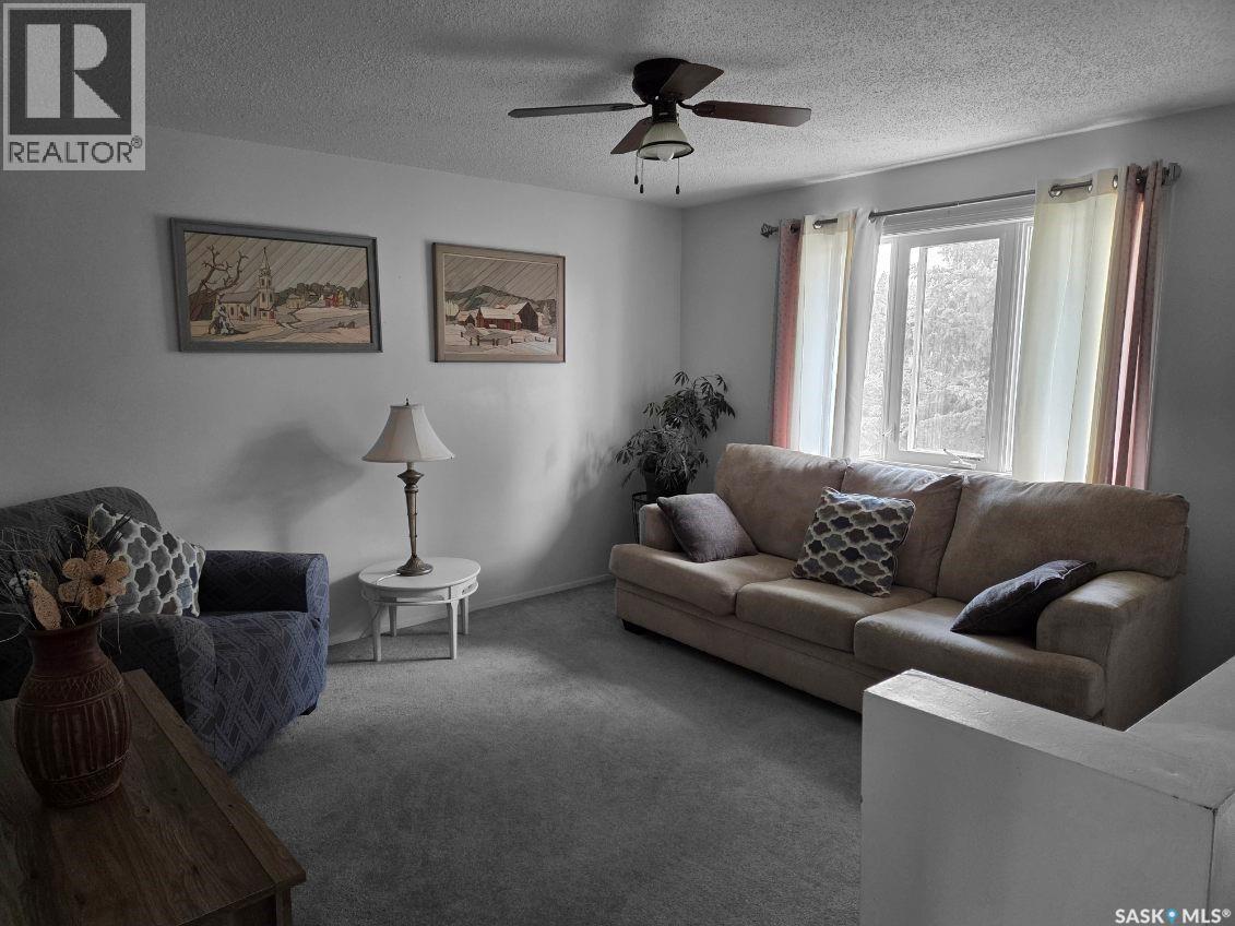 413 2Nd Street N, Cabri, SK