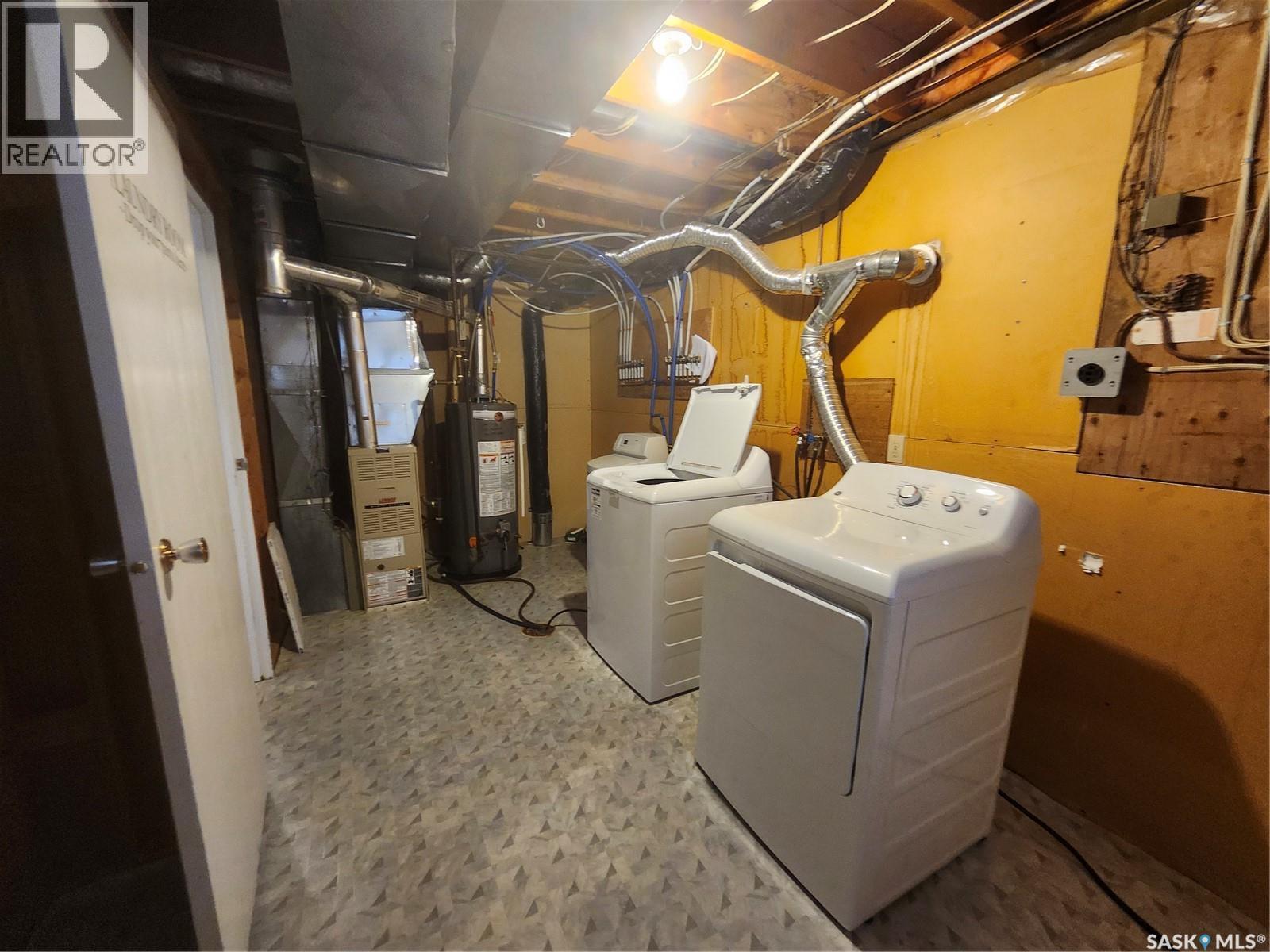 413 2Nd Street N, Cabri, SK