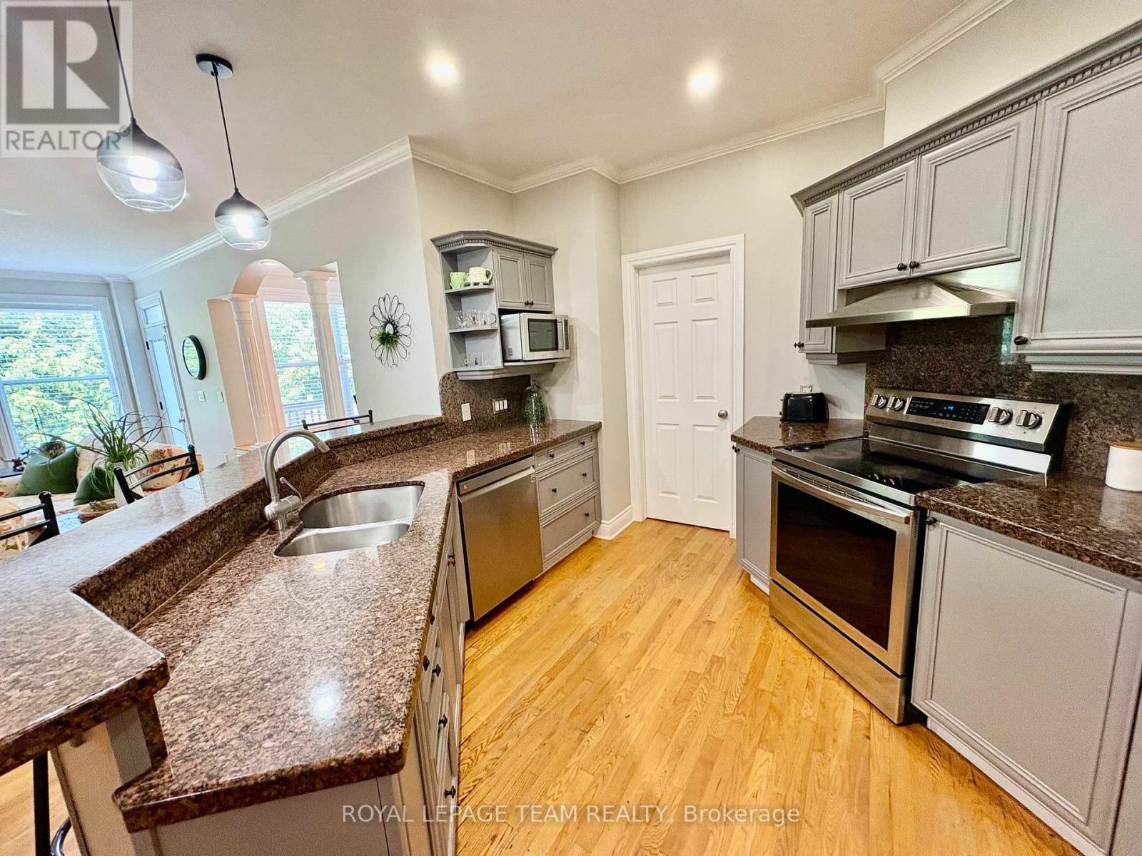 253 Berrigan Drive, Ottawa, ON