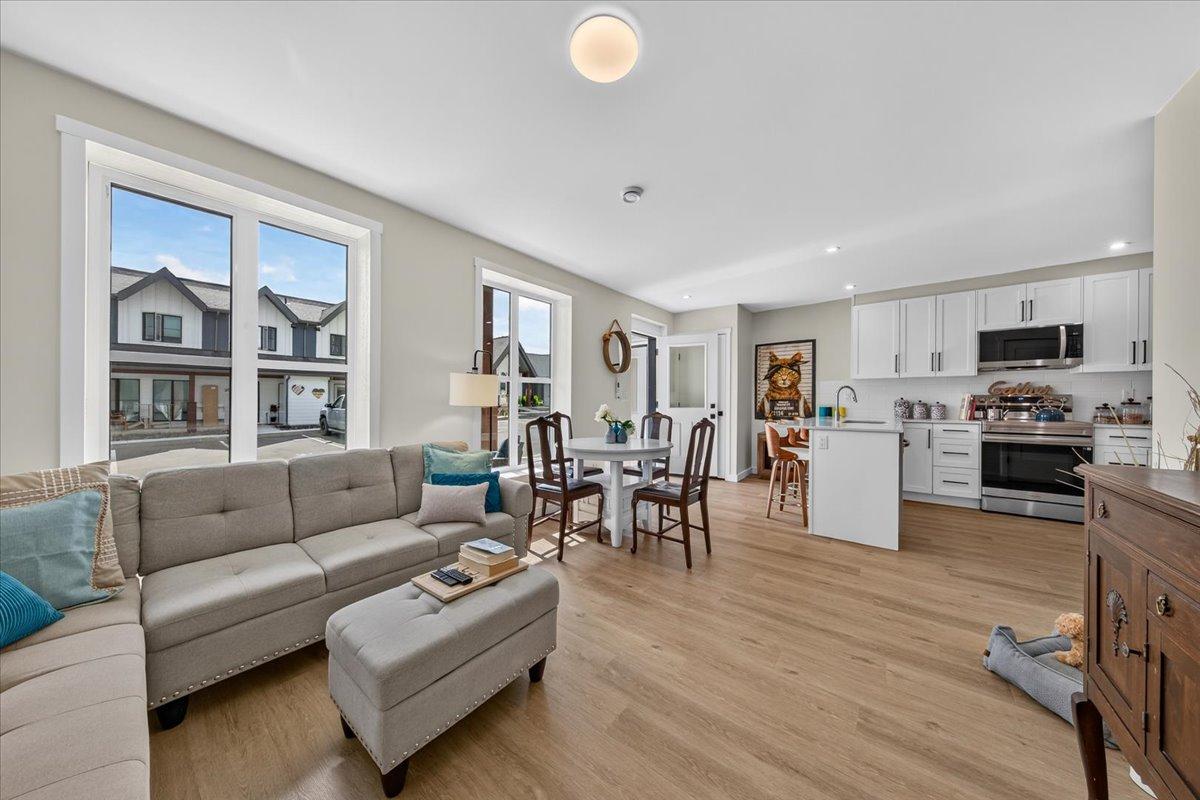 46-2098 Pine Tree Way, Invermere, BC