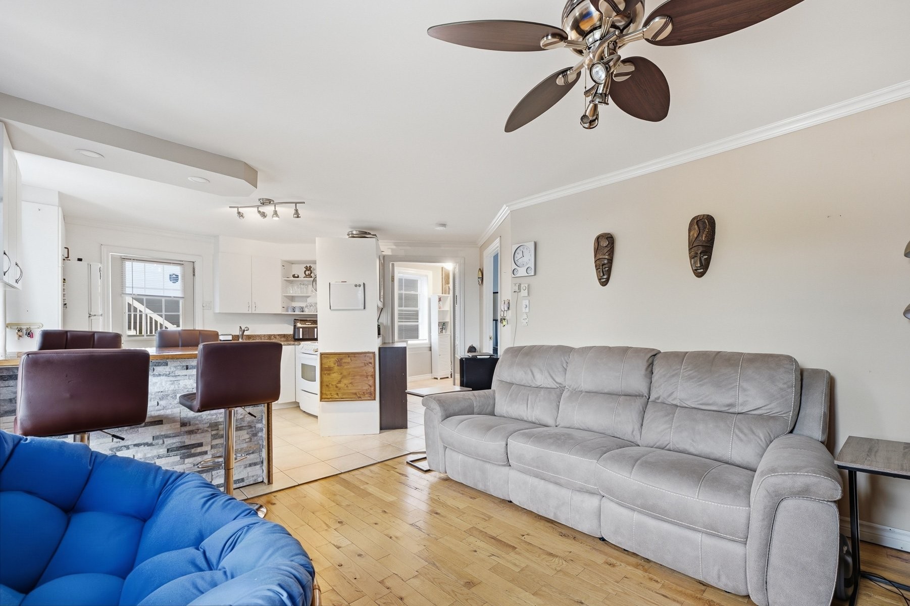 Salon - 39 Rue Morin, Sainte-Adèle, QC