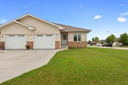 352 Giesbrecht ST Steinbach, MB R5G 2C8