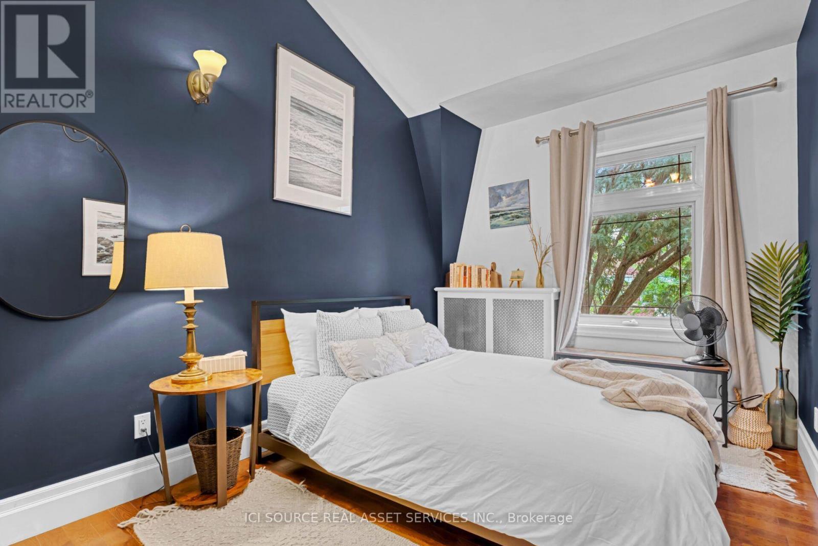 Upper - 109 Northcliffe Boulevard, Toronto, ON