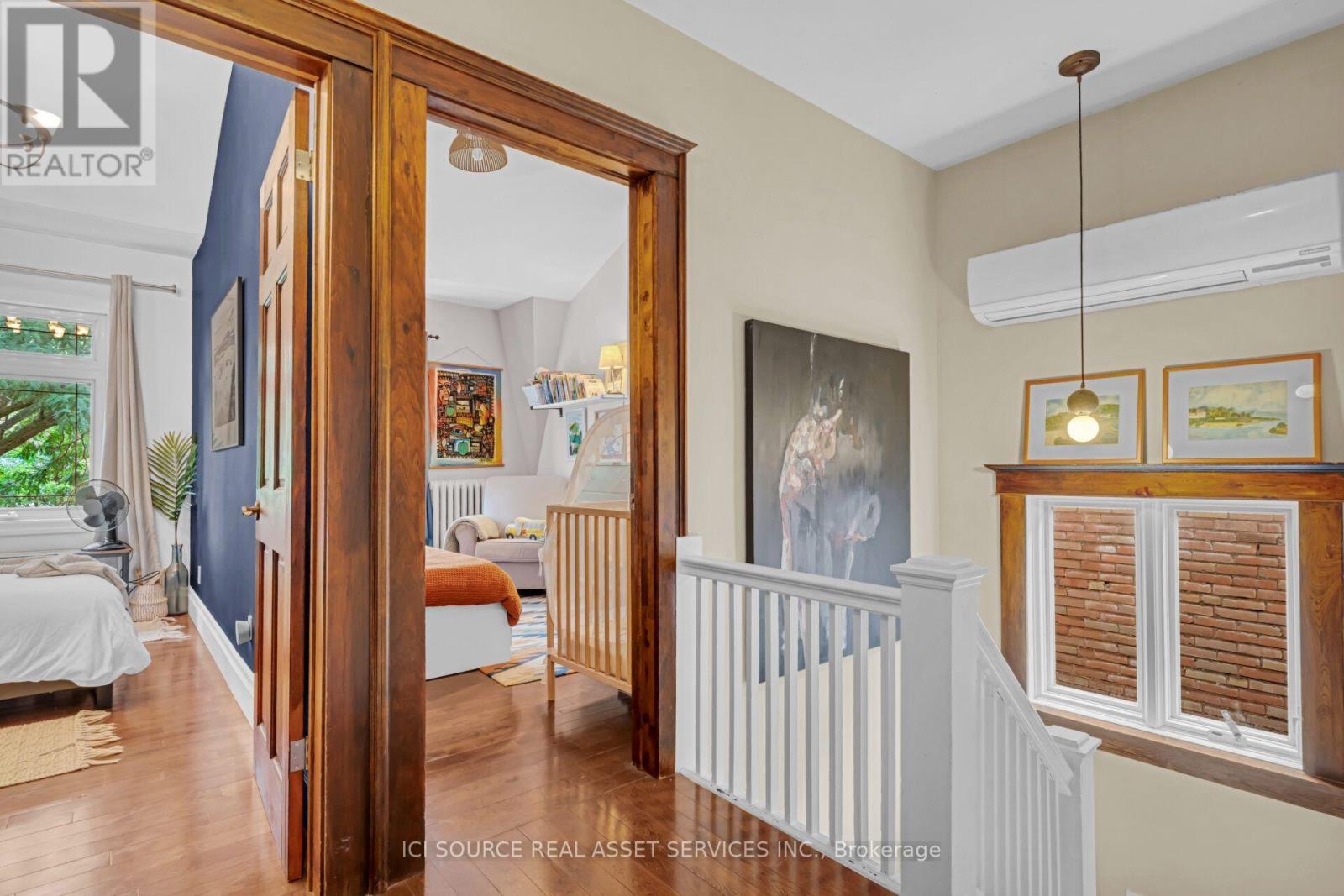 Upper - 109 Northcliffe Boulevard, Toronto, ON