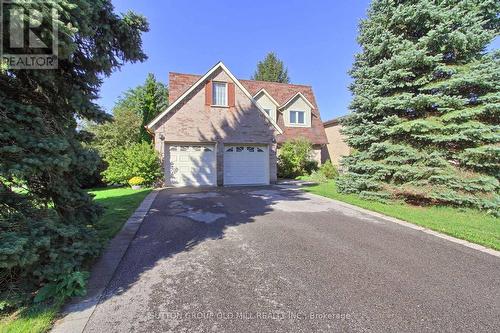 129 ROBIN COURT  Newmarket, ON L3Y 6B2