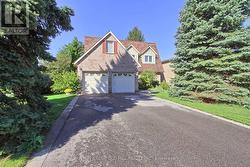 129 ROBIN COURT Newmarket, ON L3Y 6B2