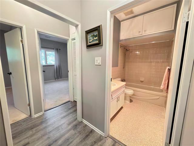 202-256 Greenway Cr, Winnipeg, MB