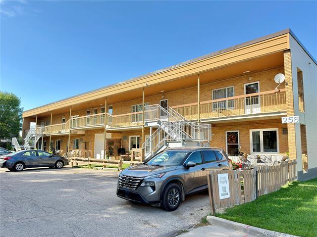 202-256 Greenway Cr, Winnipeg, MB
