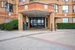 417 - 6 HUMBERLINE DRIVE Toronto, ON M9W 6X8