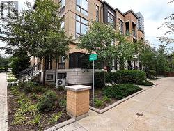 45 - 19 ELDORA AVENUE Toronto, ON M2M 1R3