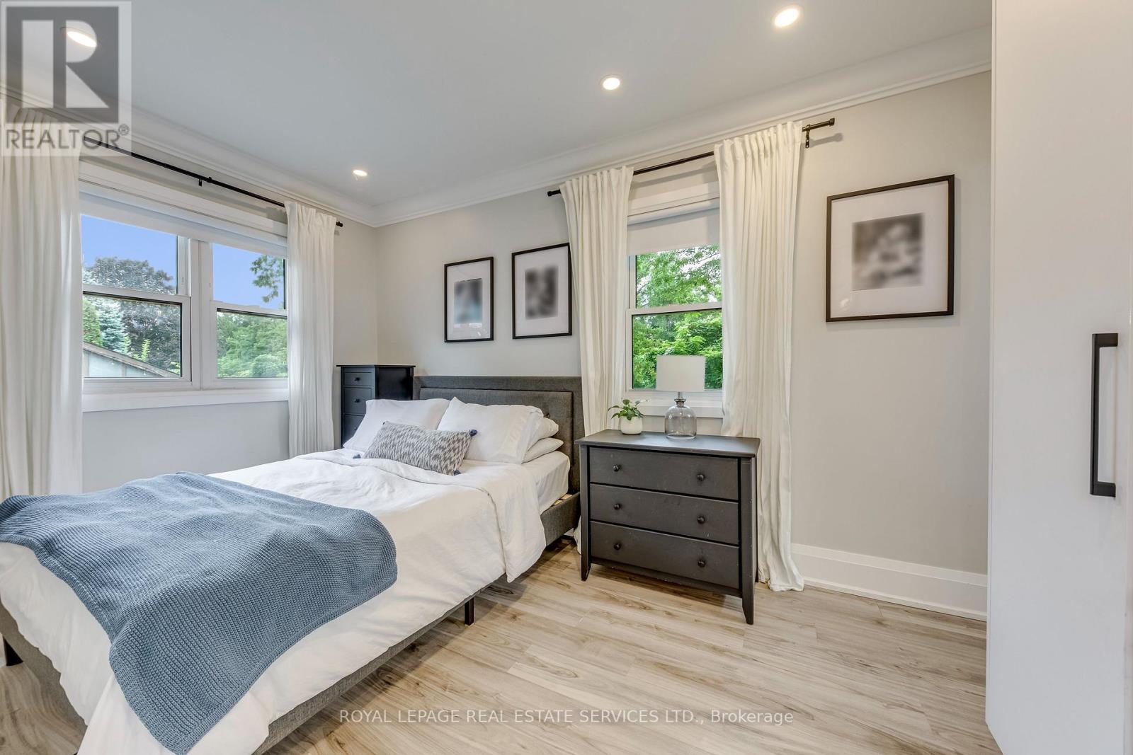 6 Rembe Avenue, Hamilton, ON