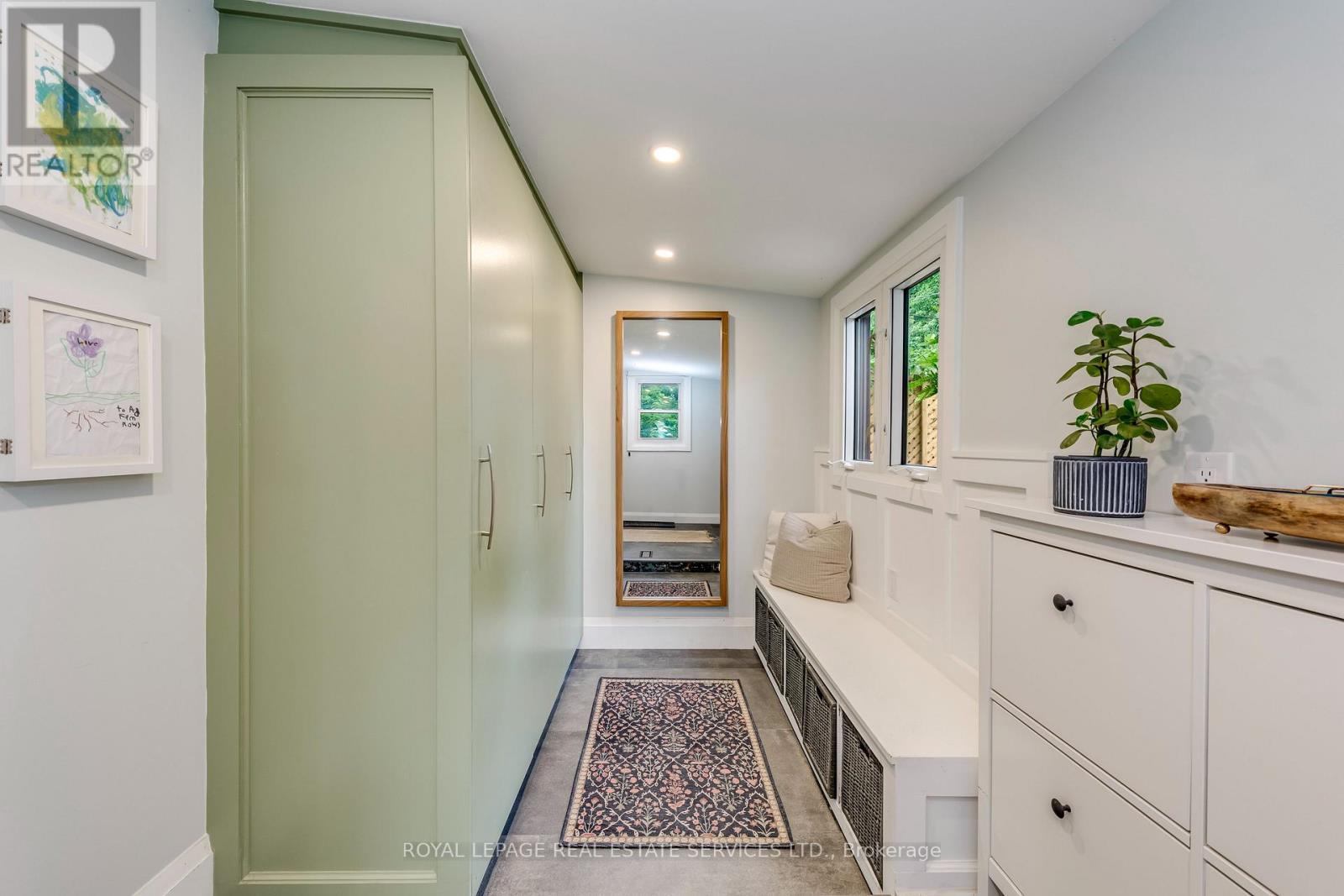 6 Rembe Avenue, Hamilton, ON