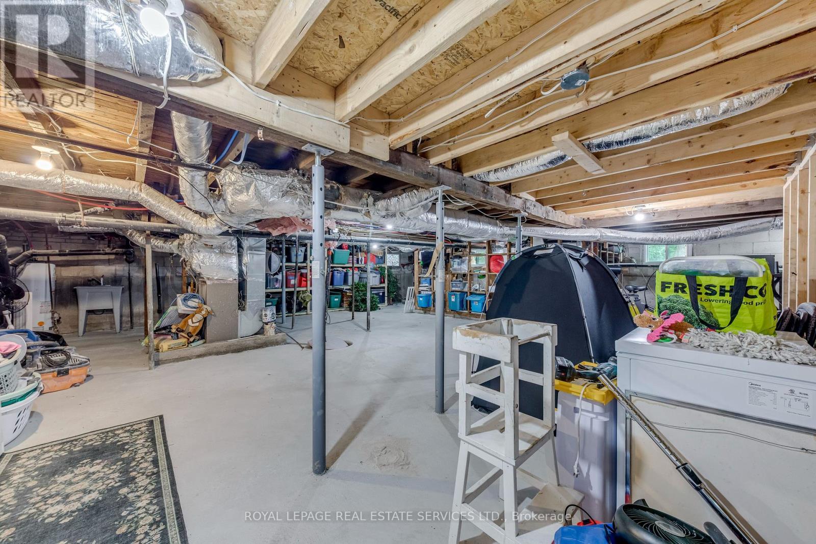 6 Rembe Avenue, Hamilton, ON