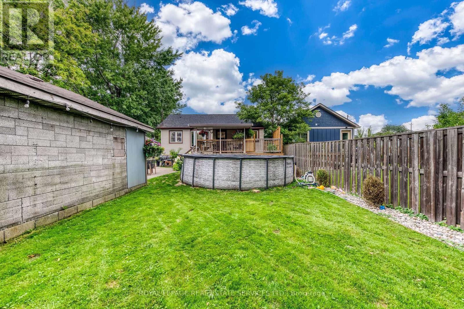 6 Rembe Avenue, Hamilton, ON