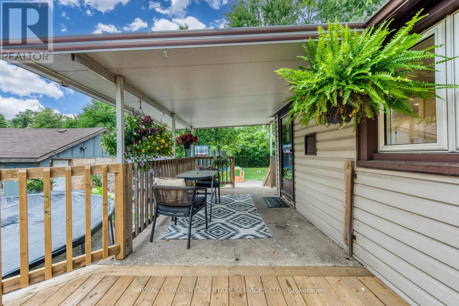 6 Rembe Avenue, Hamilton, ON