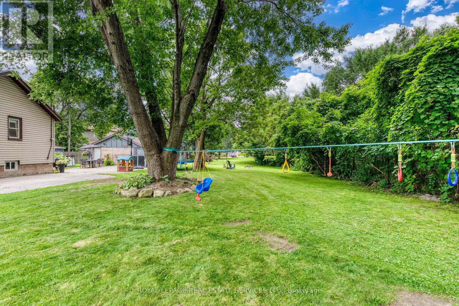 6 Rembe Avenue, Hamilton, ON