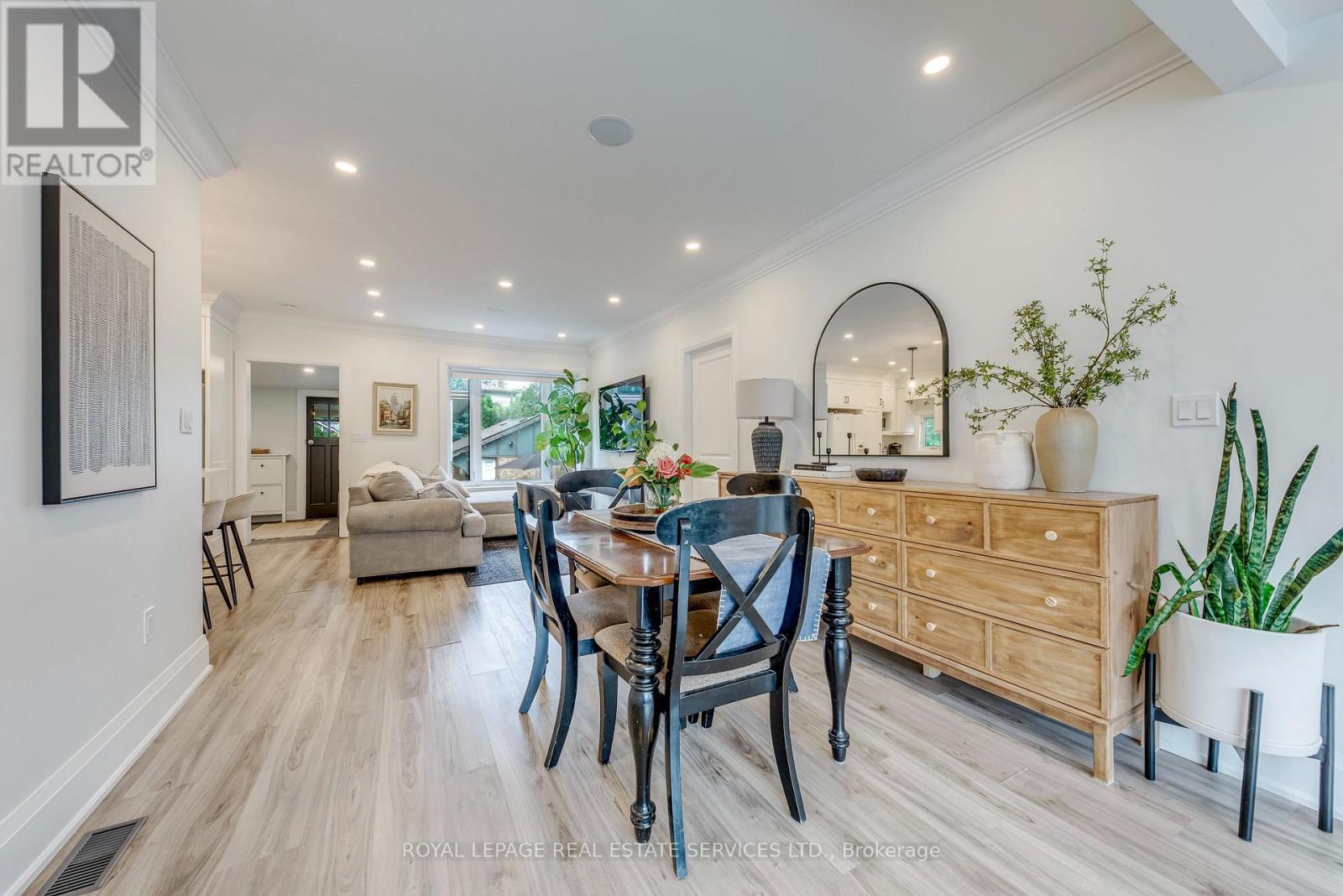 6 Rembe Avenue, Hamilton, ON