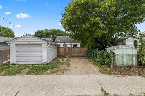 795 Lorette Avenue, Winnipeg, MB 