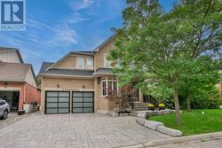 11 CANDLELIGHT DRIVE Richmond Hill, ON L4E 5E4