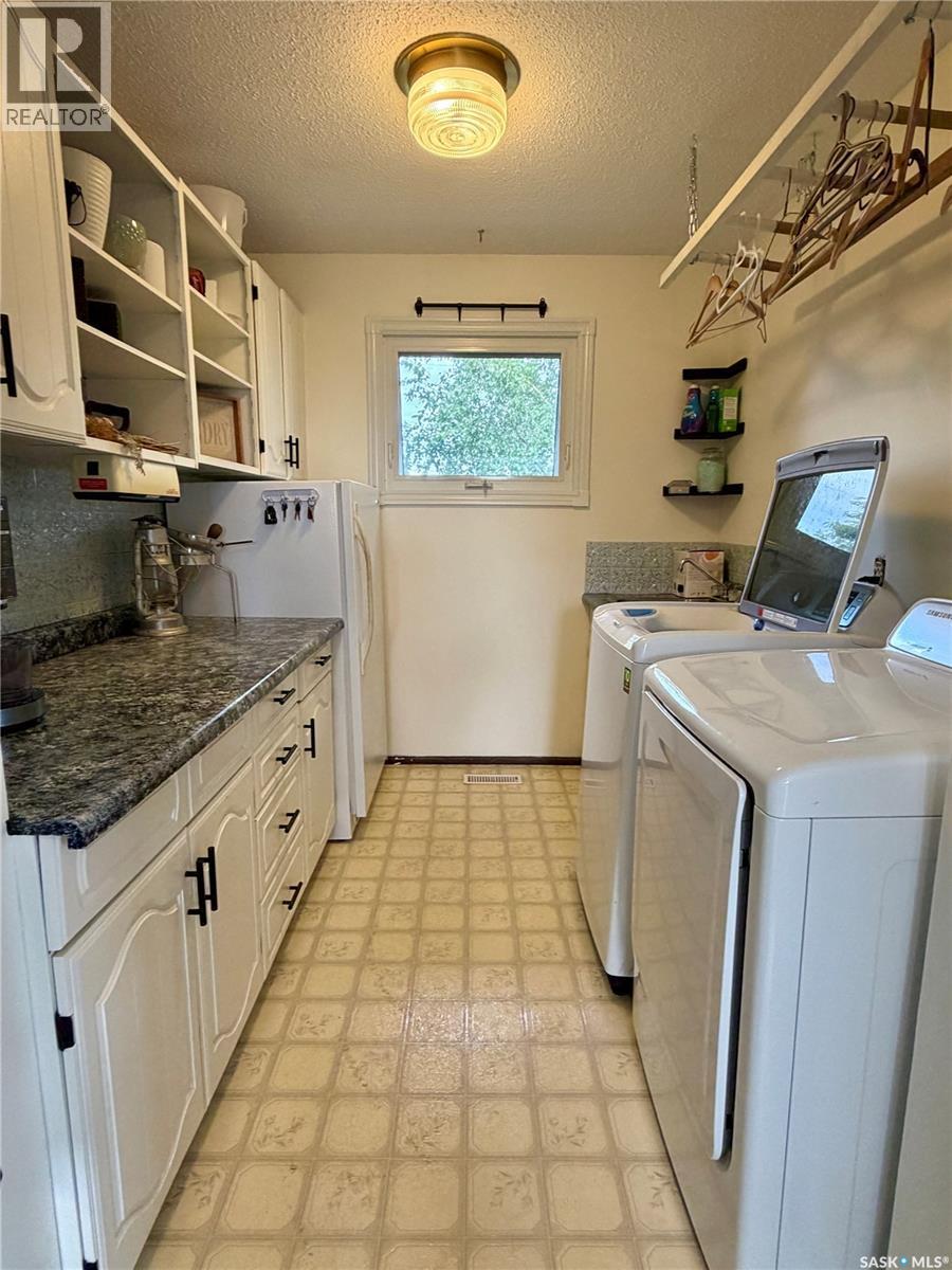 110 Railway Avenue E, Shellbrook, SK