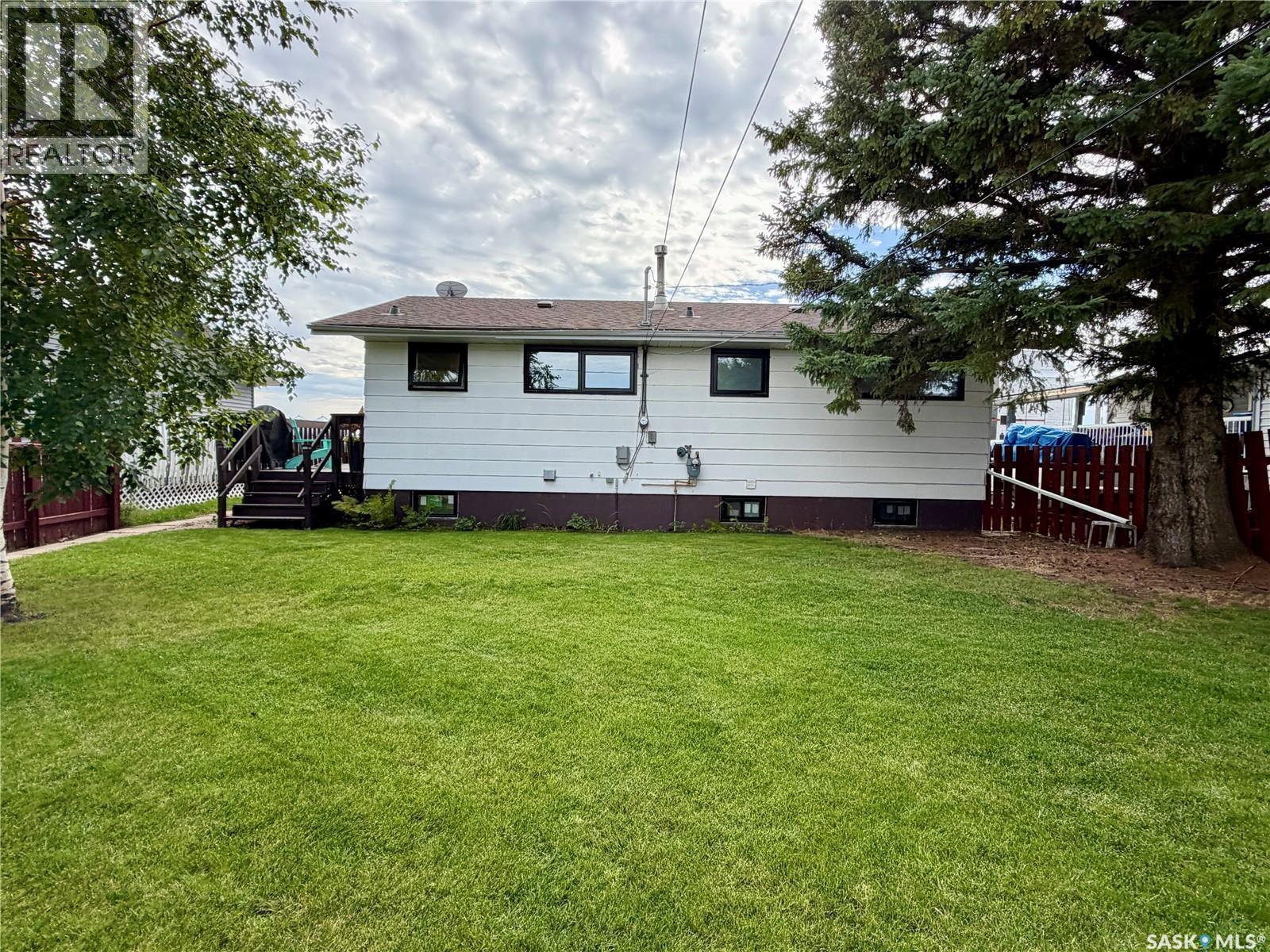 110 Railway Avenue E, Shellbrook, SK