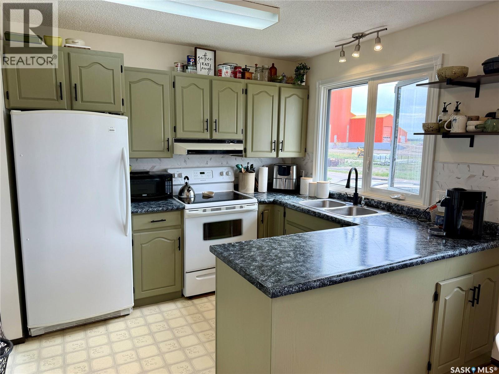 110 Railway Avenue E, Shellbrook, SK