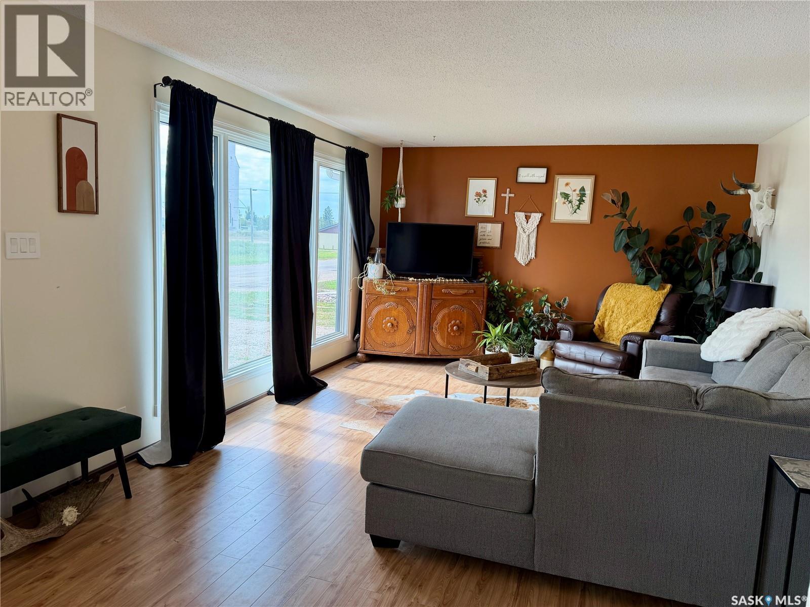 110 Railway Avenue E, Shellbrook, SK