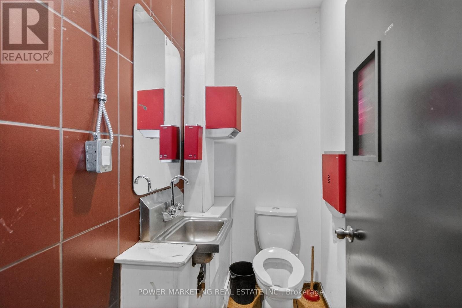 858 Merivale Road, Ottawa, ON