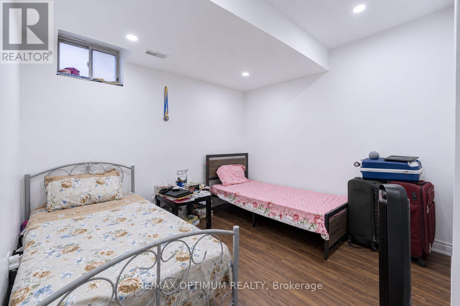 54 Midcrest Circle, Brampton, ON