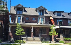 730 SHAW STREET Toronto, ON M6G 3L7