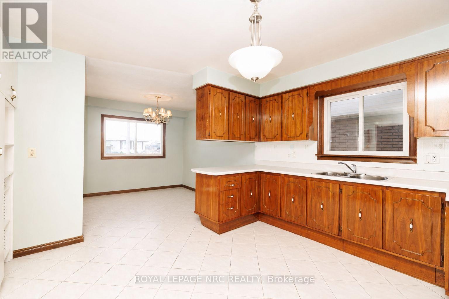38 Rivercrest Road, Hamilton (Riverdale), ON