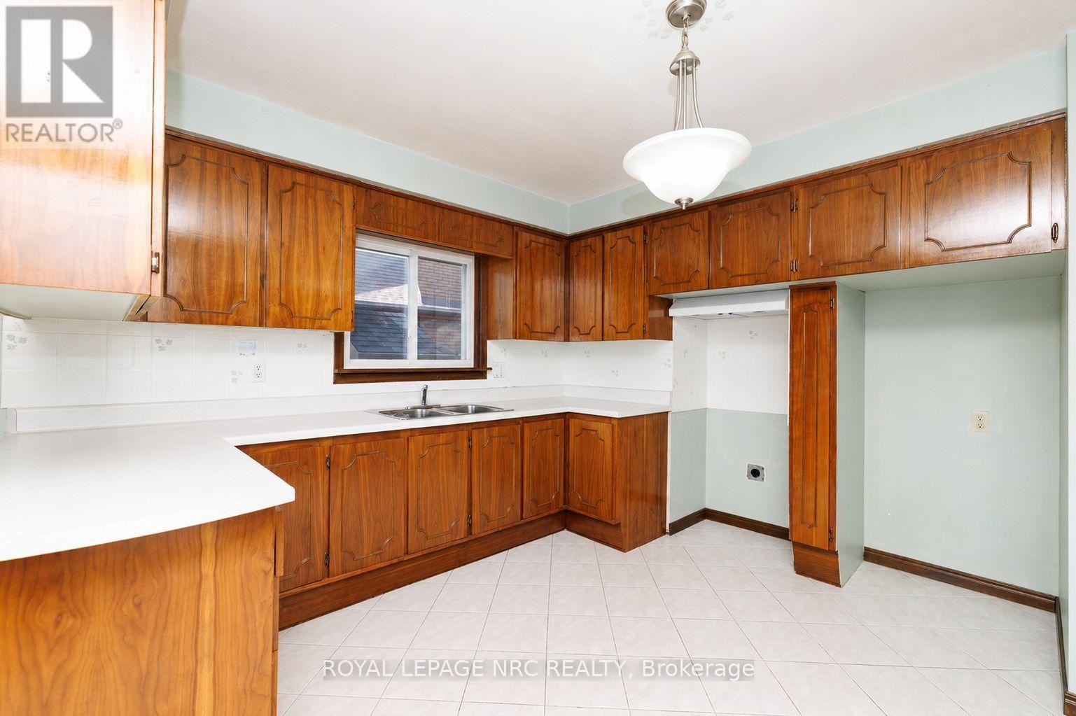 38 Rivercrest Road, Hamilton (Riverdale), ON