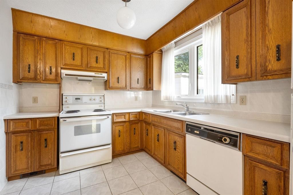 69 Piney Crescent, Winnipeg, MB