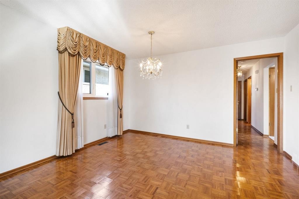 69 Piney Crescent, Winnipeg, MB
