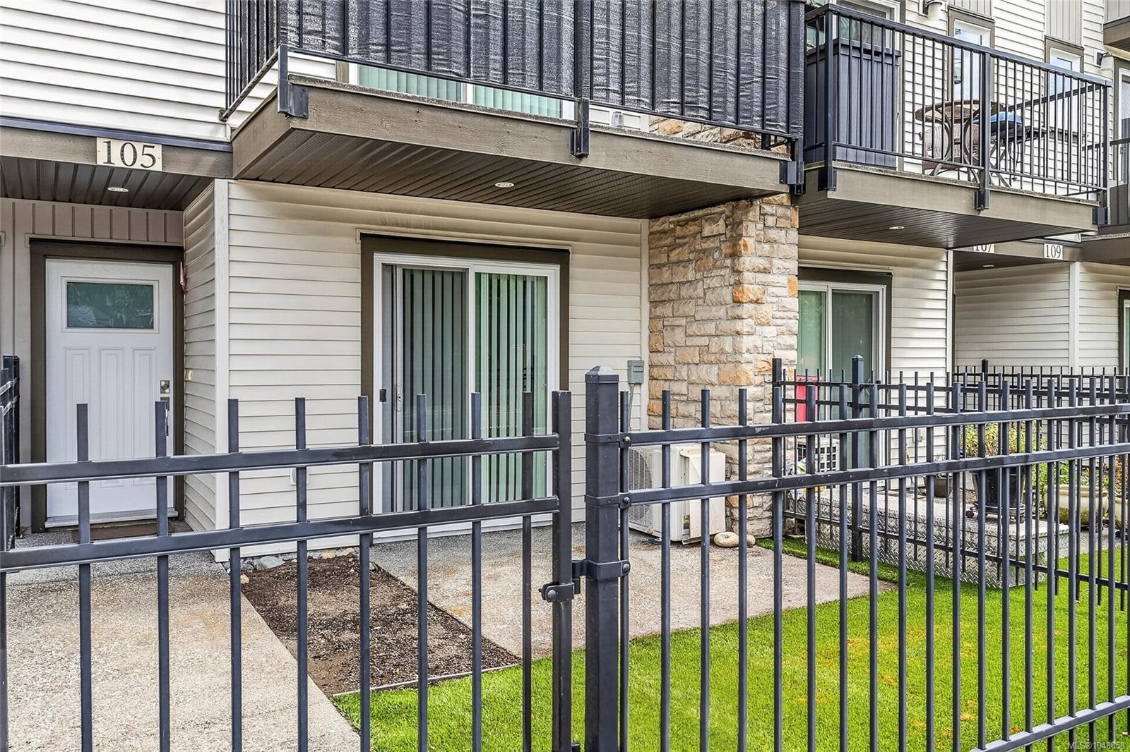 #105-2821 Jacklin Rd, Langford, BC