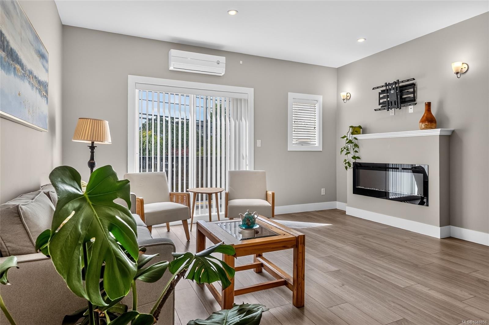 #105-2821 Jacklin Rd, Langford, BC