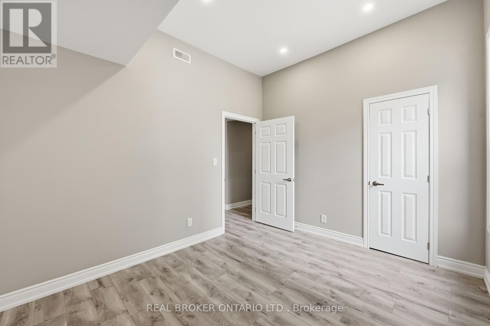 98 Duke Street, Hamilton, ON