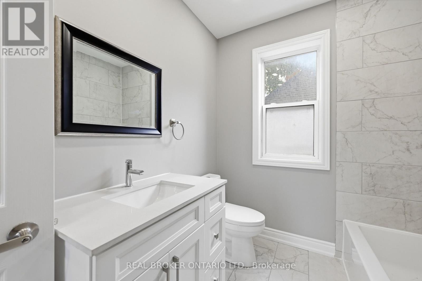 98 Duke Street, Hamilton, ON