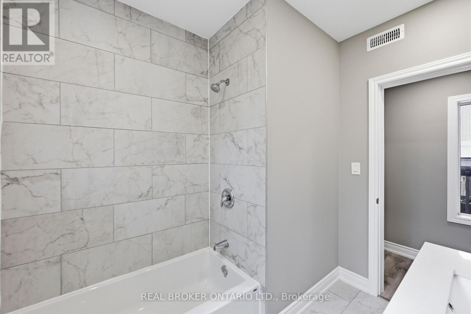 98 Duke Street, Hamilton, ON