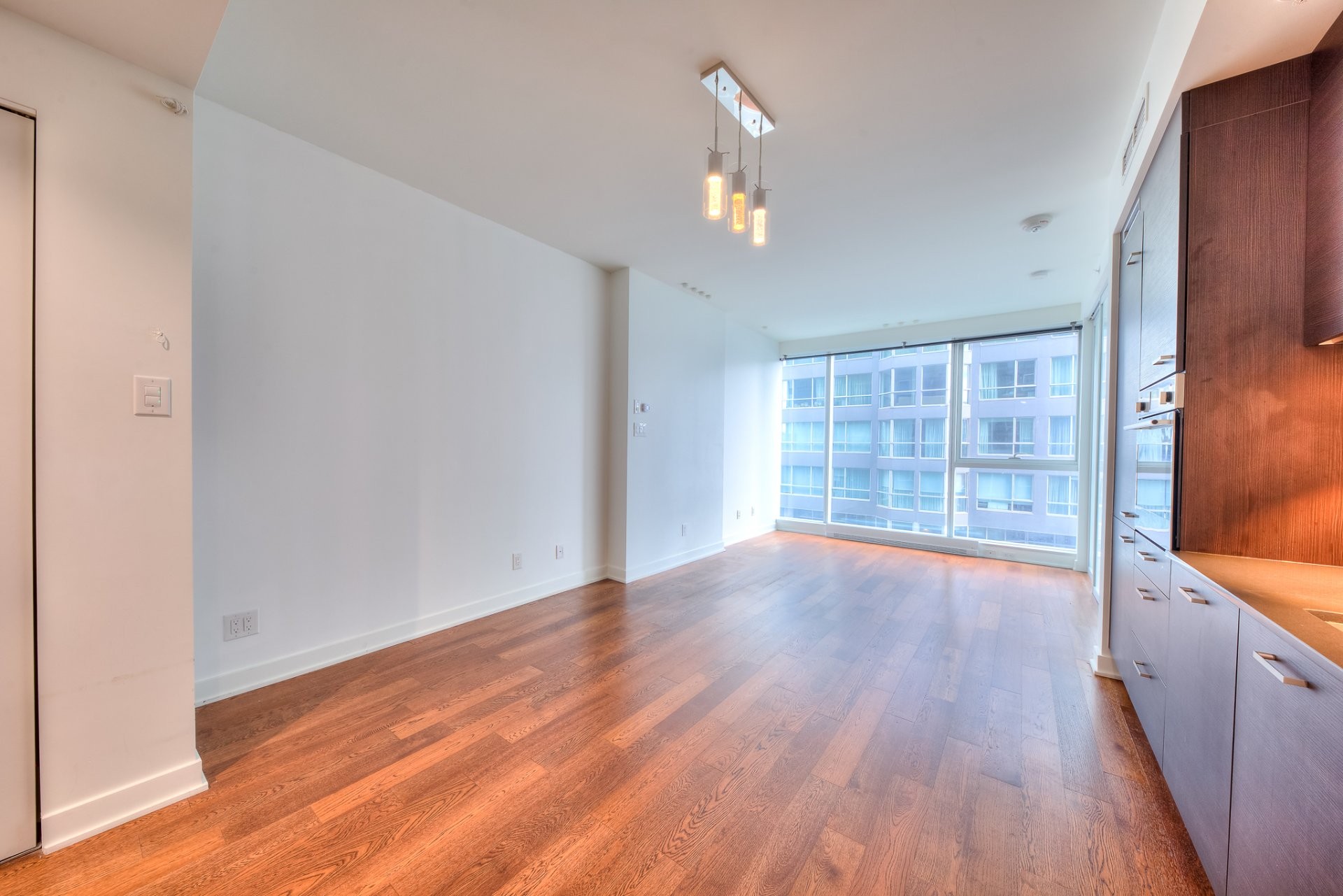 Salon - 1108-1155 Rue De La Montagne, Montréal (Ville-Marie), QC