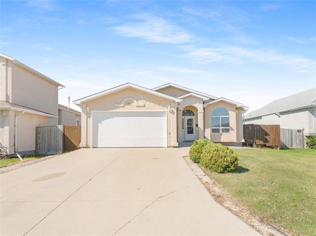 132 Foxwarren Dr, Winnipeg, MB