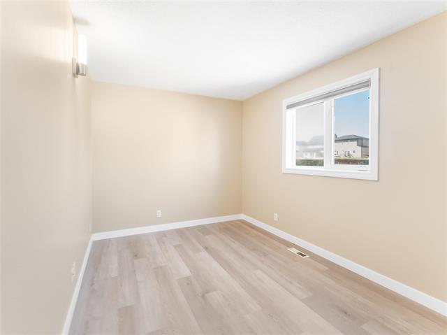 132 Foxwarren Dr, Winnipeg, MB