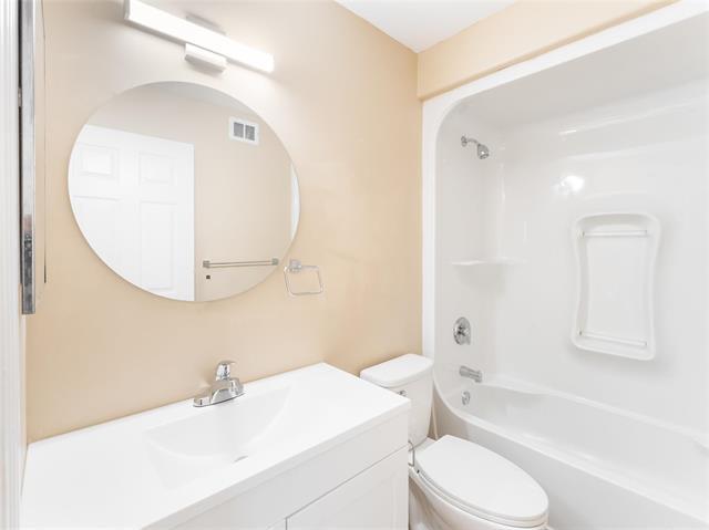 132 Foxwarren Dr, Winnipeg, MB