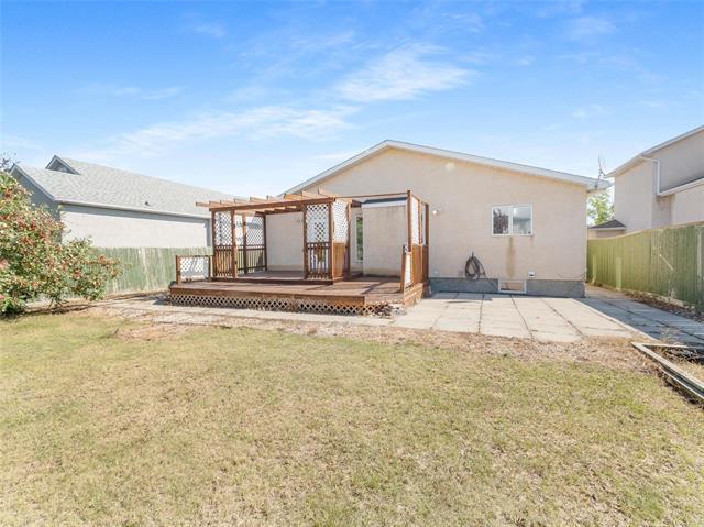 132 Foxwarren Dr, Winnipeg, MB