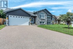 521 GARDNER CRESCENT Petawawa, ON K8H 0C4